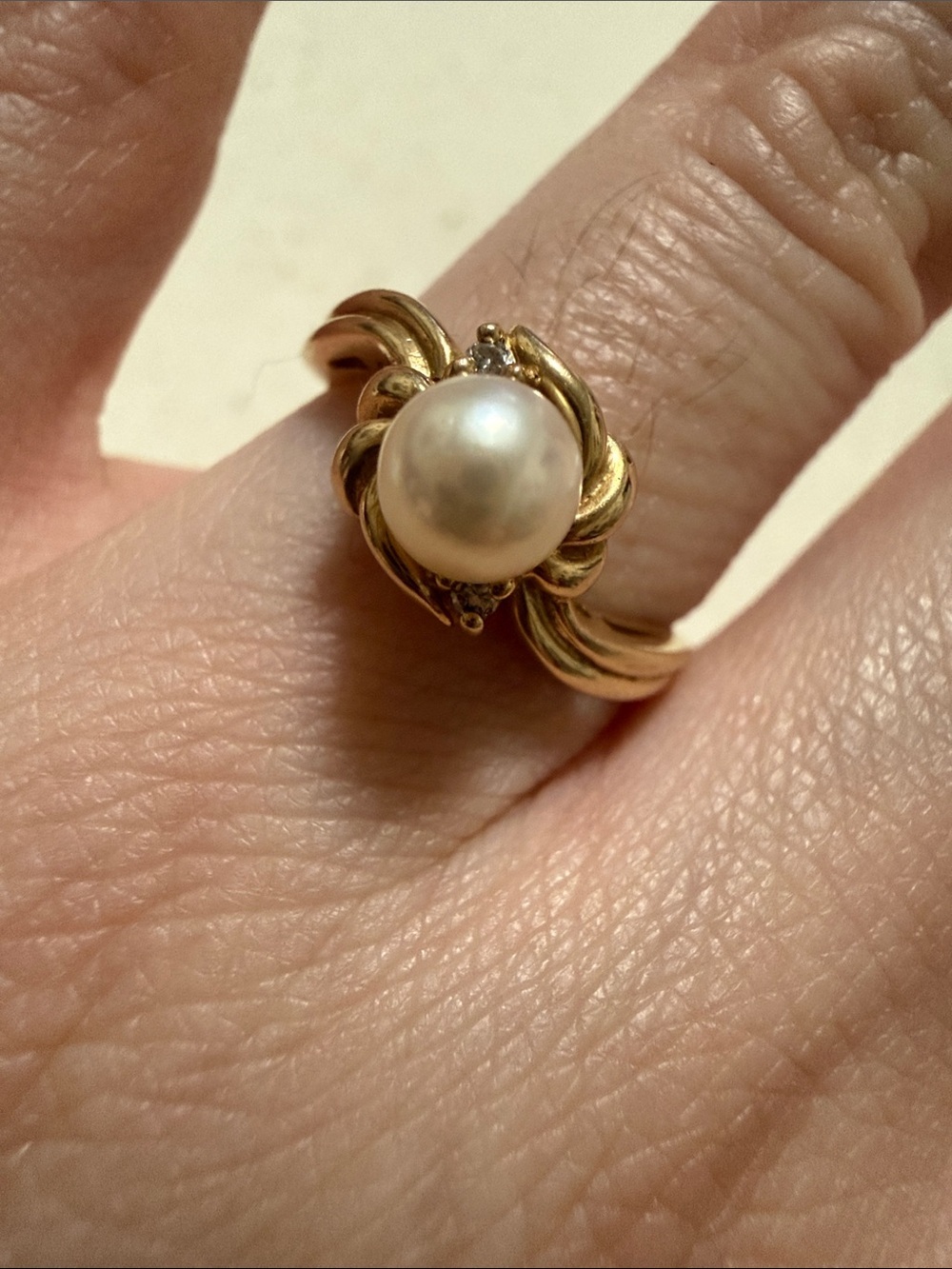 Stunning 14K Gold Swirl Ring W/Pearl & Diamond size 6 - Picture 10 of 17